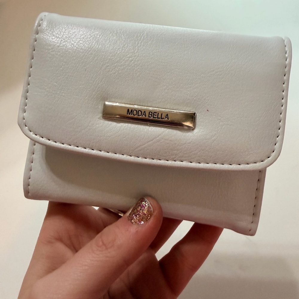 White Women's‎ Wallet